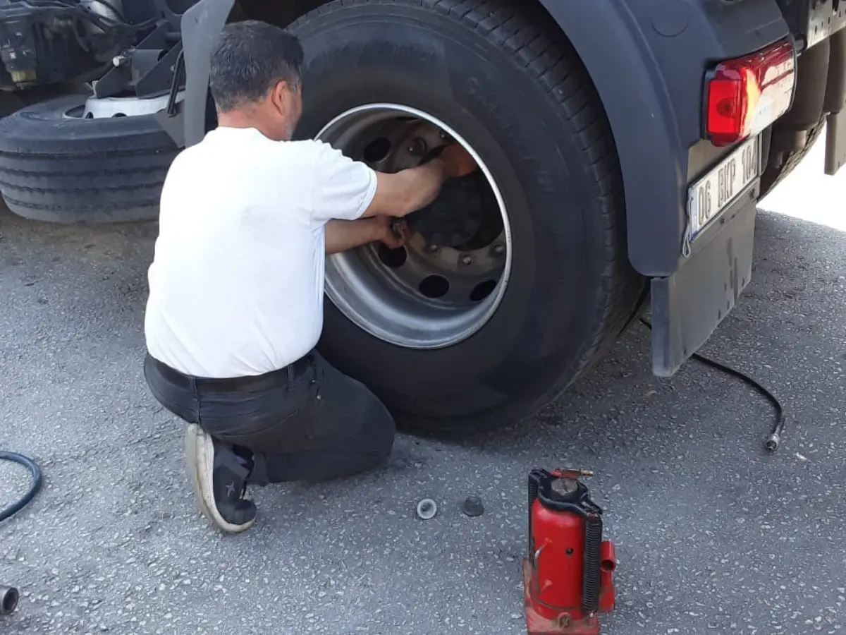 Halfeti Oto Lastikçi